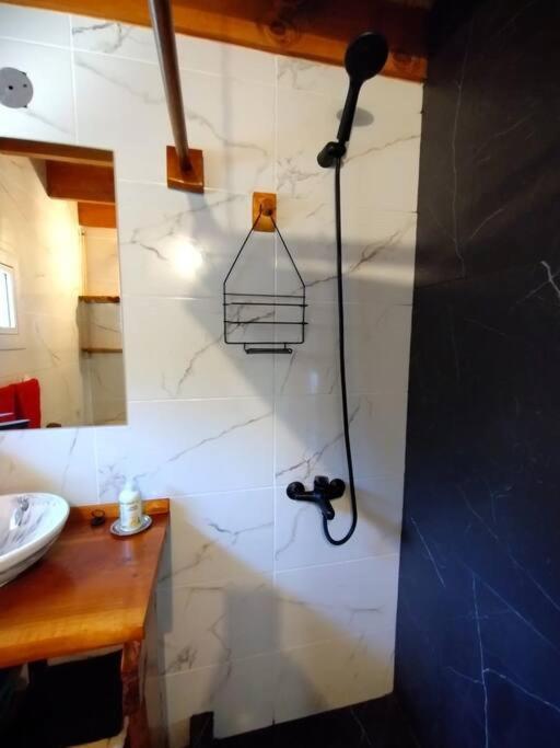 Cabana La Marilena, Para 2 Huespedes Con Desayuno El Calafate Exteriör bild
